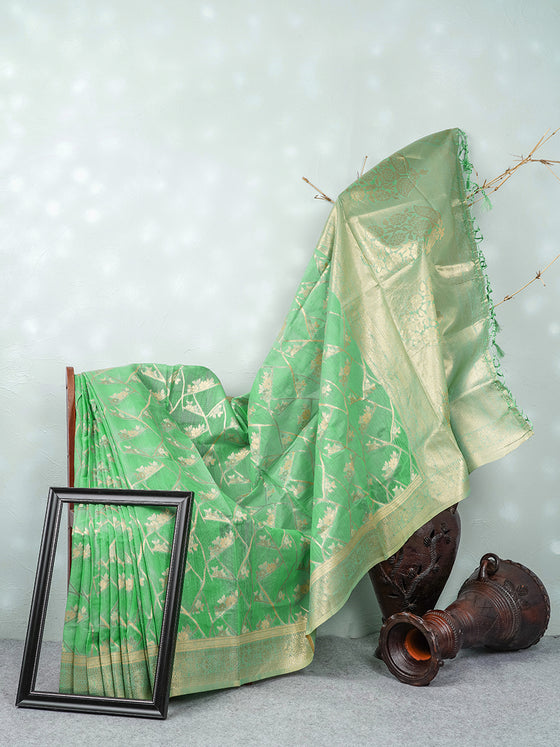 Stylish Flower Design Green Semi Kora Cotton Saree SK71